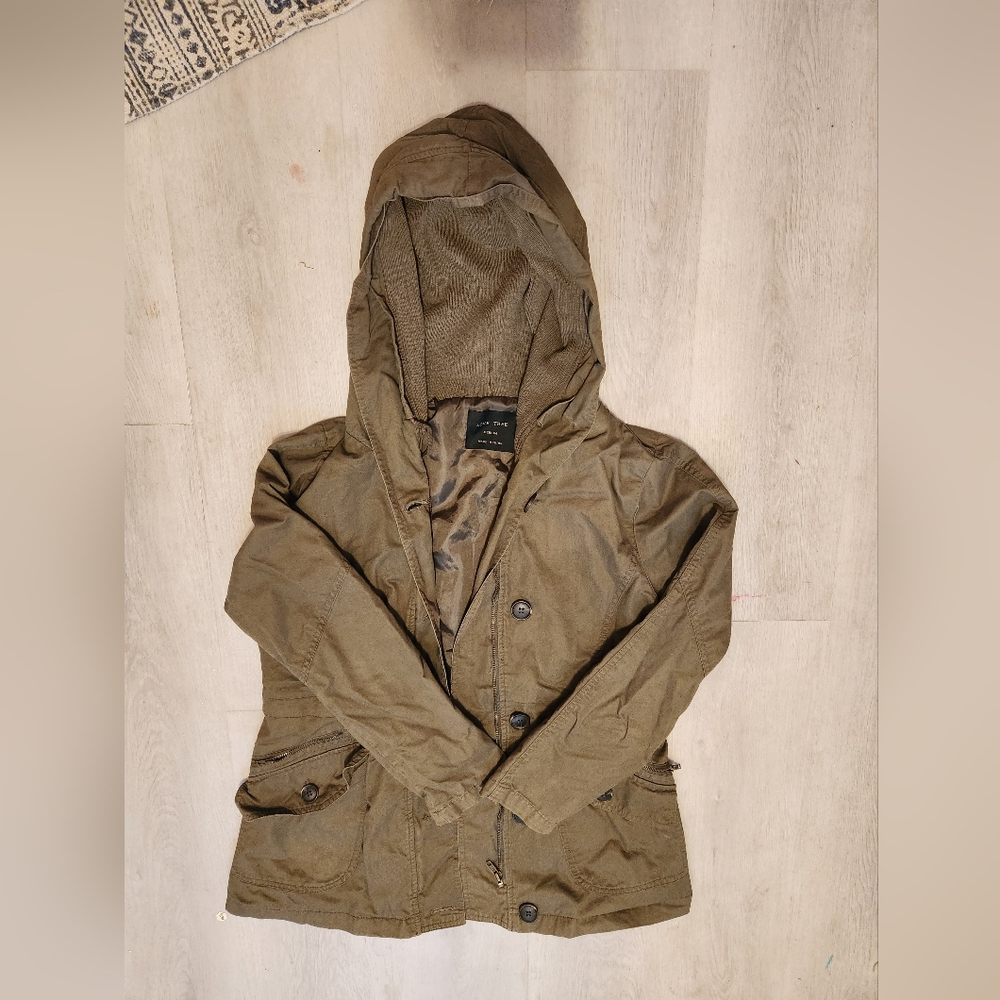 Love Tree Lightweight olive green jacket.  Women's size medium.